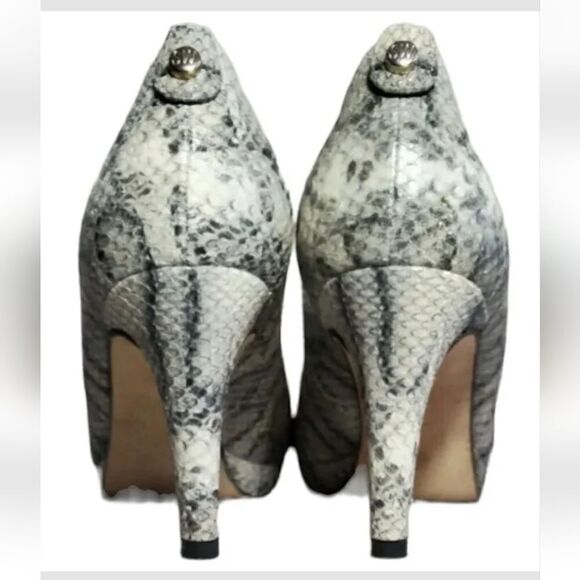 Stuart Weitzman "Plainfield" Gray Snake Embossed Leather Peeptoe Pumps 7.5 $365 - Picture 7 of 9